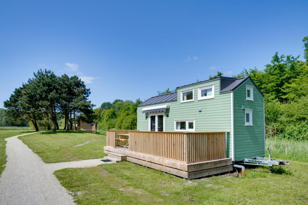 Green Tiny House With Shared Pool Zeewolde Exterior foto