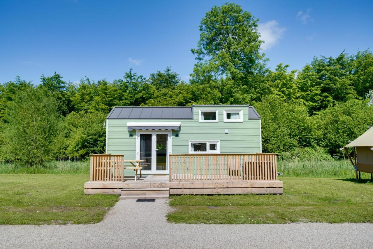 Green Tiny House With Shared Pool Zeewolde Exterior foto